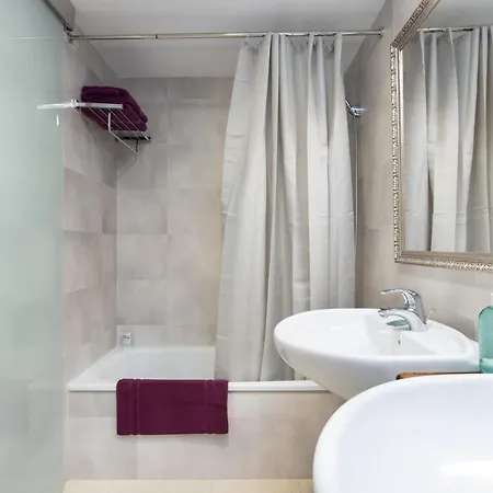Home2book Stunning La Quinta, Pool Apartment