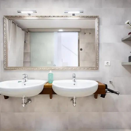Apartment Home2book Stunning La Quinta, Pool